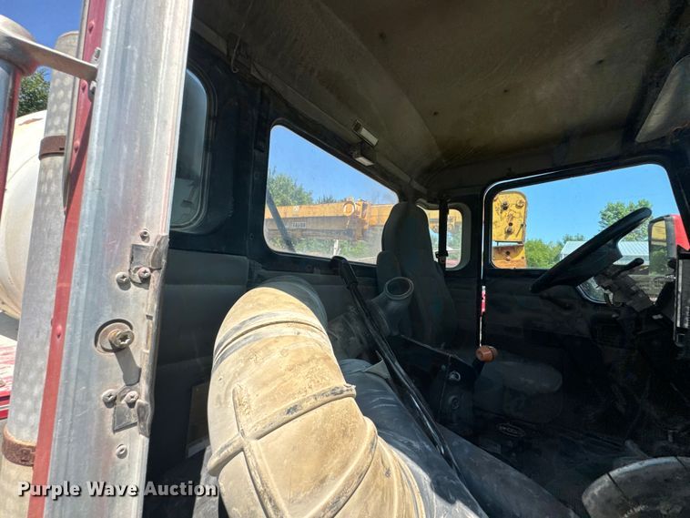 image for item DK0000 2005 Kenworth W900 ready mix truck