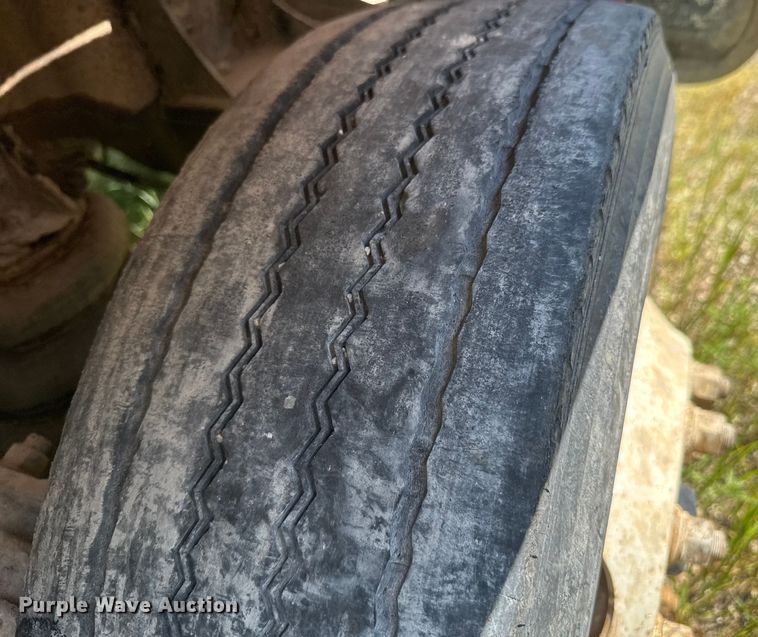 image for item DK0000 2005 Kenworth W900 ready mix truck