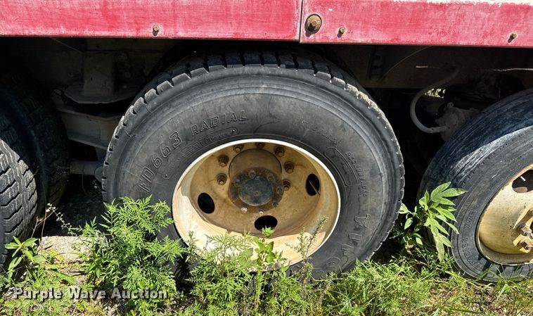 image for item DK0000 2005 Kenworth W900 ready mix truck