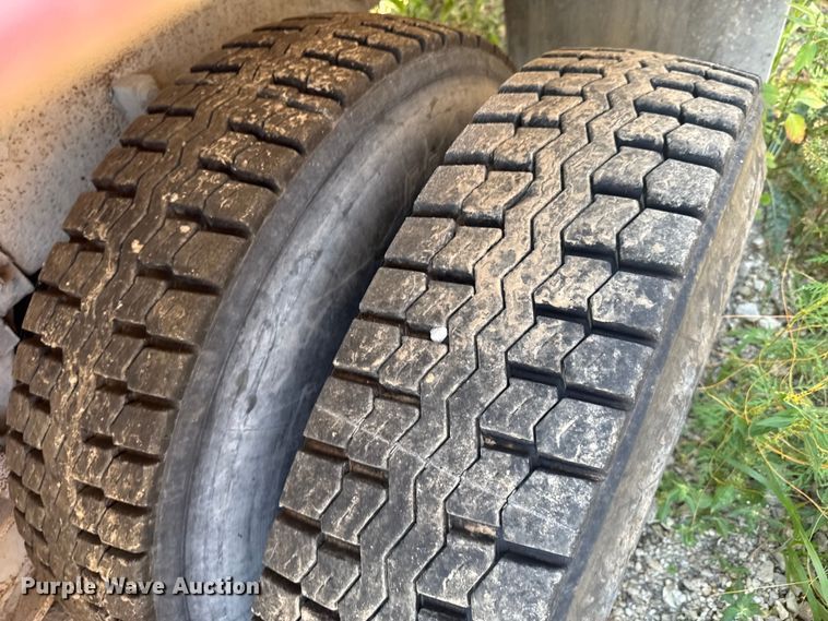 image for item DK0000 2005 Kenworth W900 ready mix truck