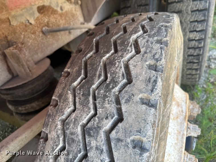 image for item DK0000 2005 Kenworth W900 ready mix truck