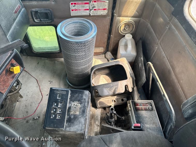 image for item DK0001 2005 Kenworth W900 ready mix truck