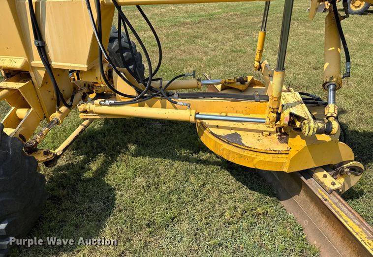 image for item DK0016 Volvo G80 motor grader