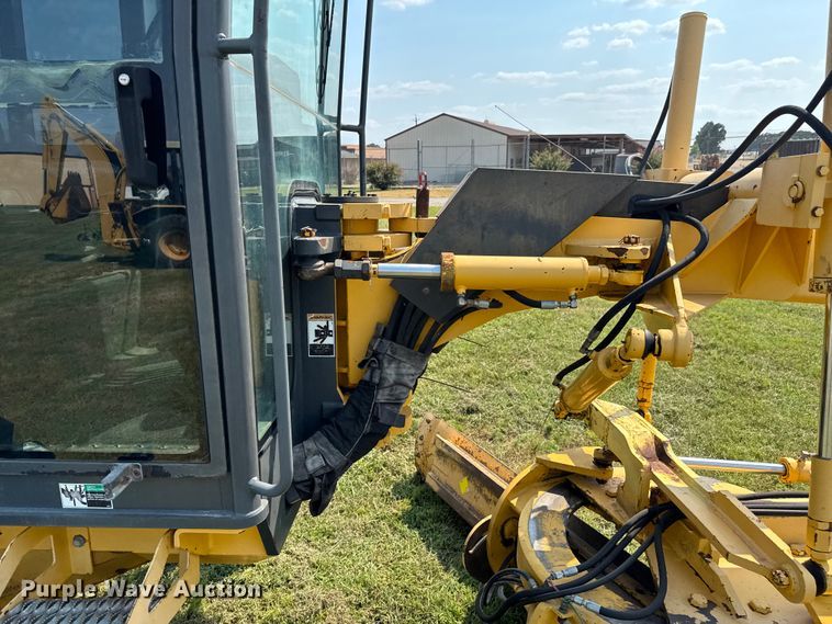 image for item DK0016 Volvo G80 motor grader