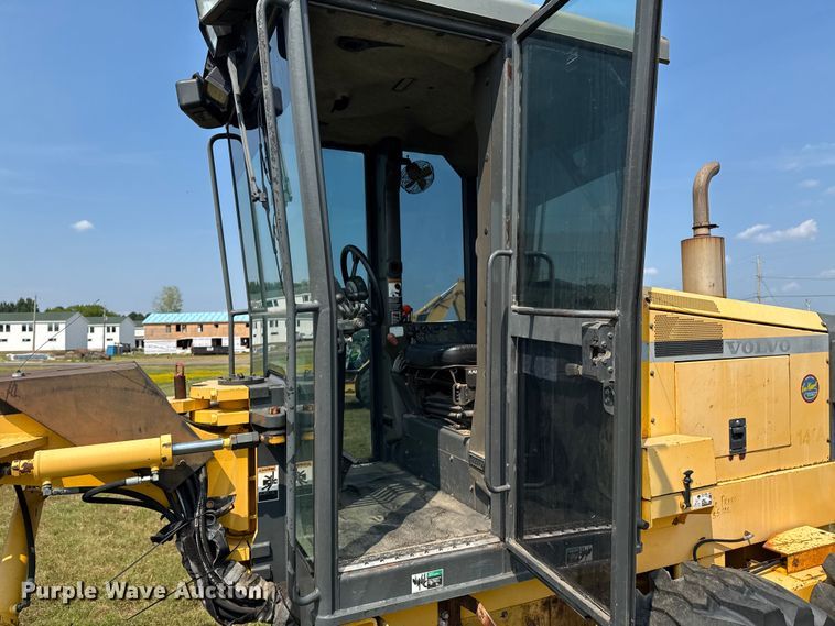 image for item DK0016 Volvo G80 motor grader