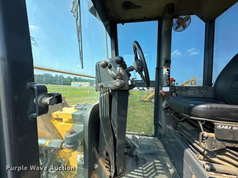 image for item DK0016 Volvo G80 motor grader