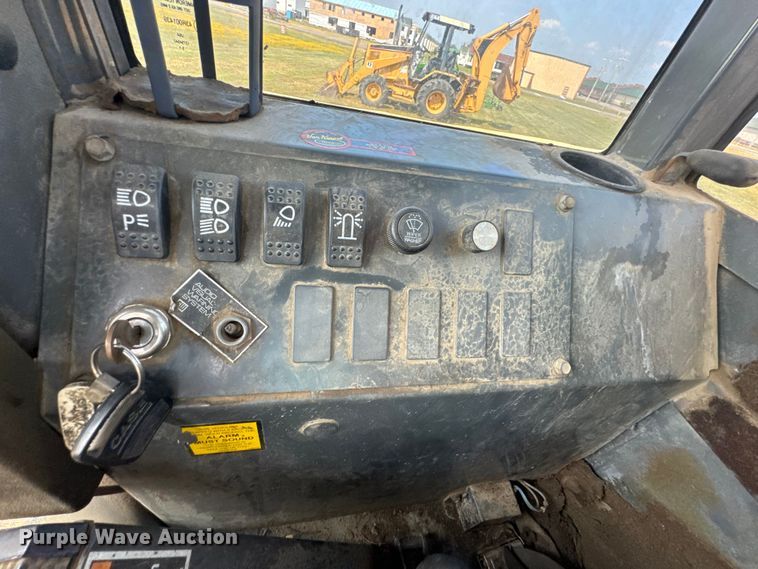 image for item DK0016 Volvo G80 motor grader