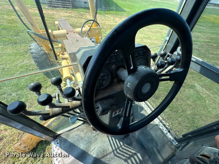 image for item DK0016 Volvo G80 motor grader