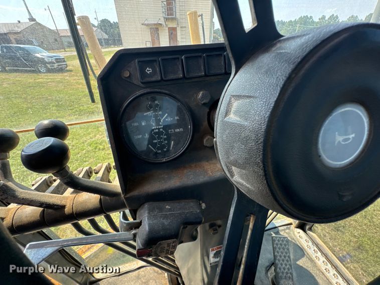 image for item DK0016 Volvo G80 motor grader