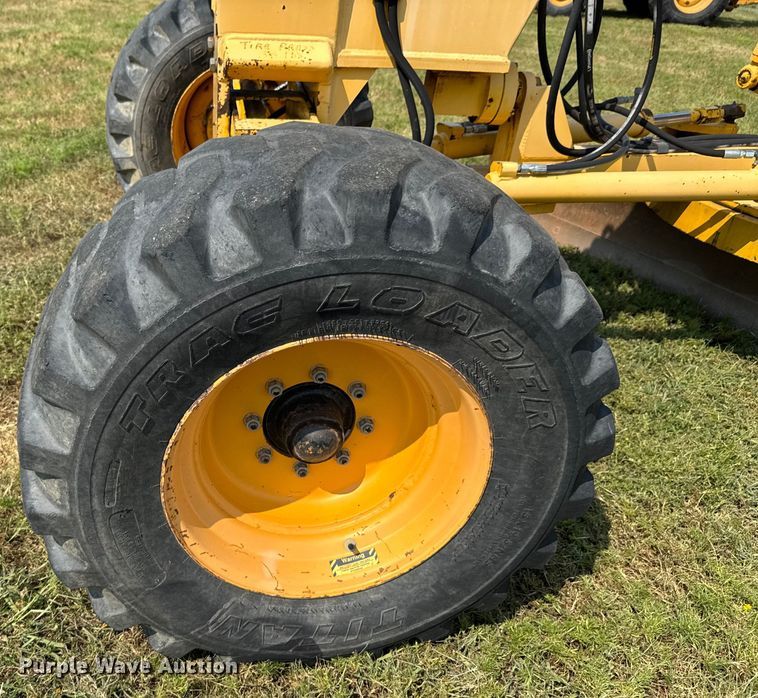 image for item DK0016 Volvo G80 motor grader