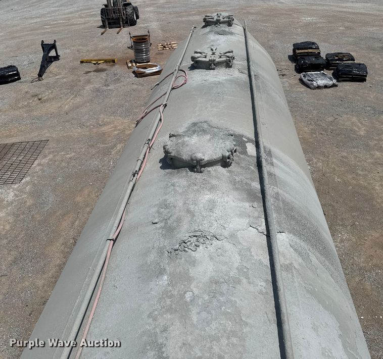 image for item DO0882 1981 Fruehauf pneumatic dry bulk trailer