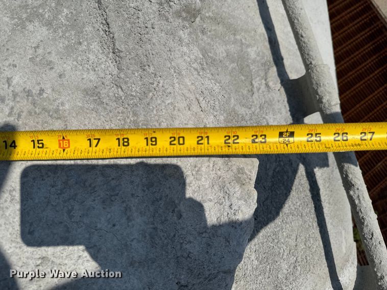 image for item DO0882 1981 Fruehauf pneumatic dry bulk trailer