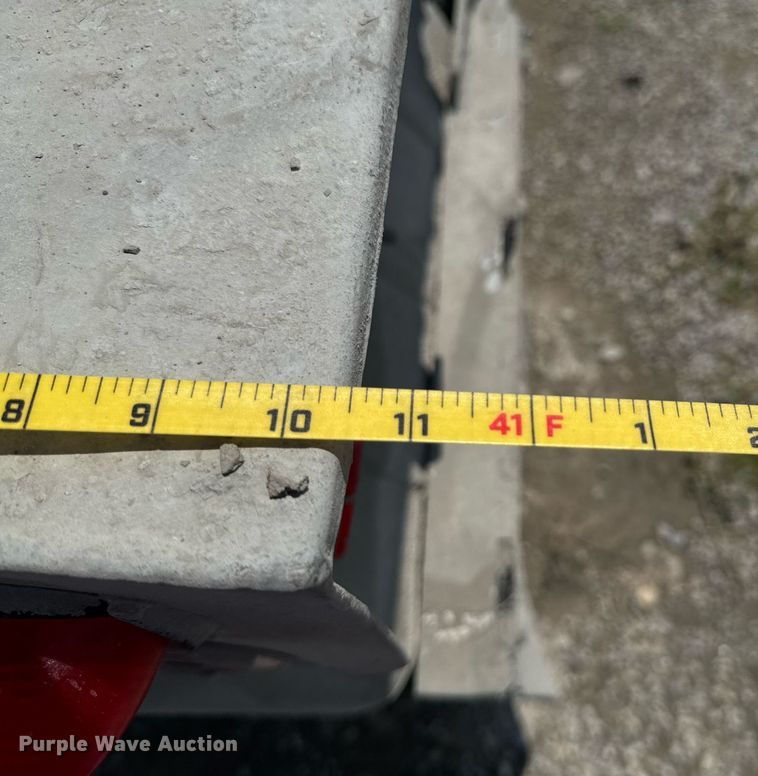 image for item DO0882 1981 Fruehauf pneumatic dry bulk trailer