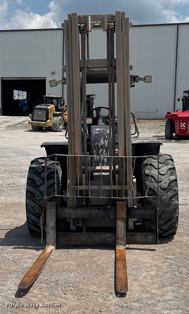 image for item DO0953 Case 588G forklift