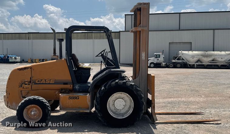 image for item DO0953 Case 588G forklift