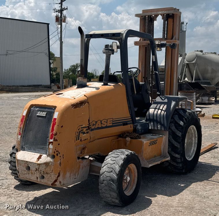 image for item DO0953 Case 588G forklift