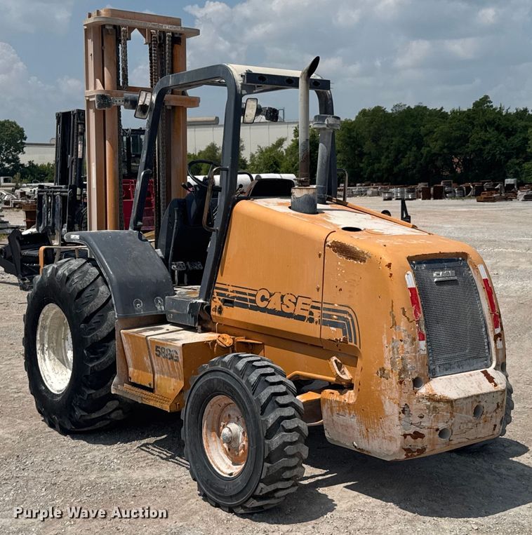 image for item DO0953 Case 588G forklift