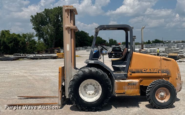image for item DO0953 Case 588G forklift