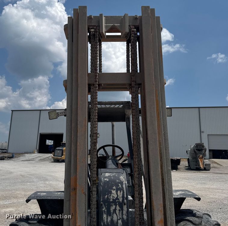 image for item DO0953 Case 588G forklift