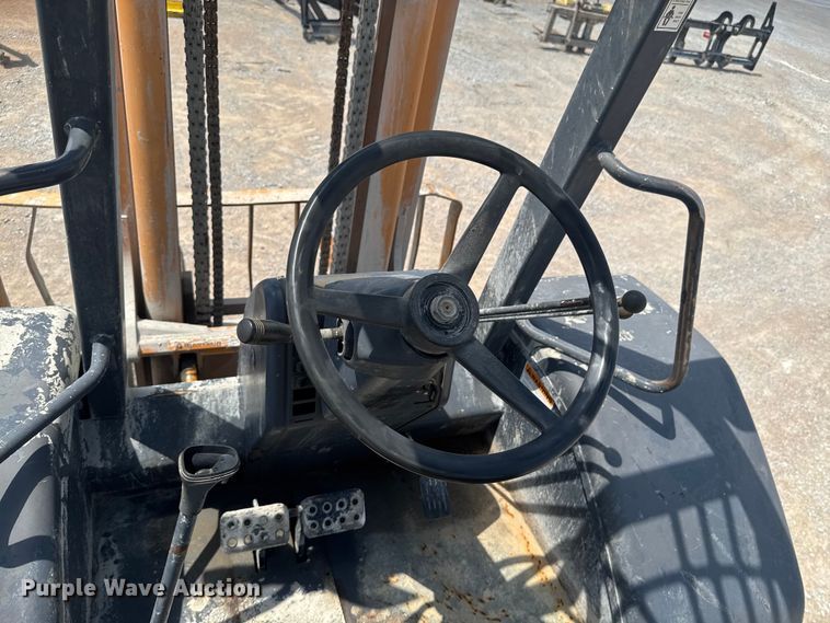 image for item DO0953 Case 588G forklift