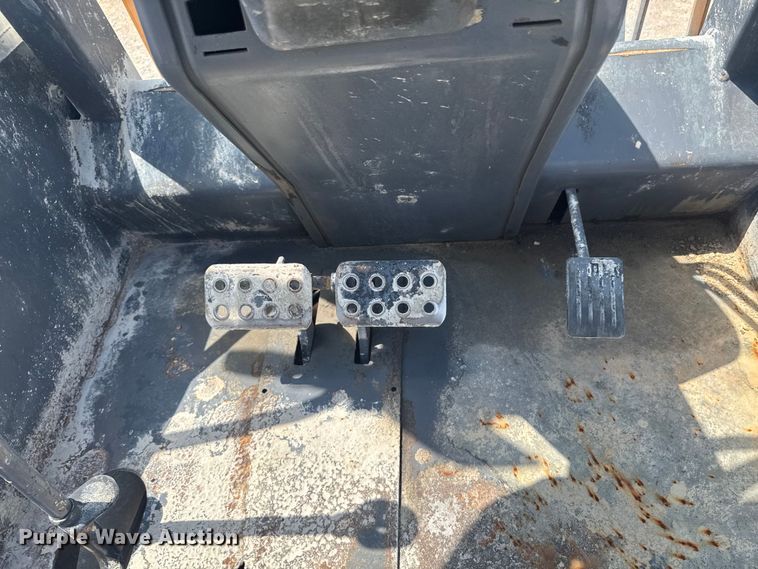 image for item DO0953 Case 588G forklift