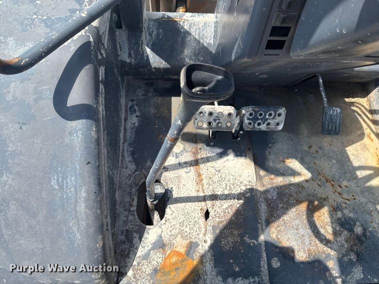 image for item DO0953 Case 588G forklift