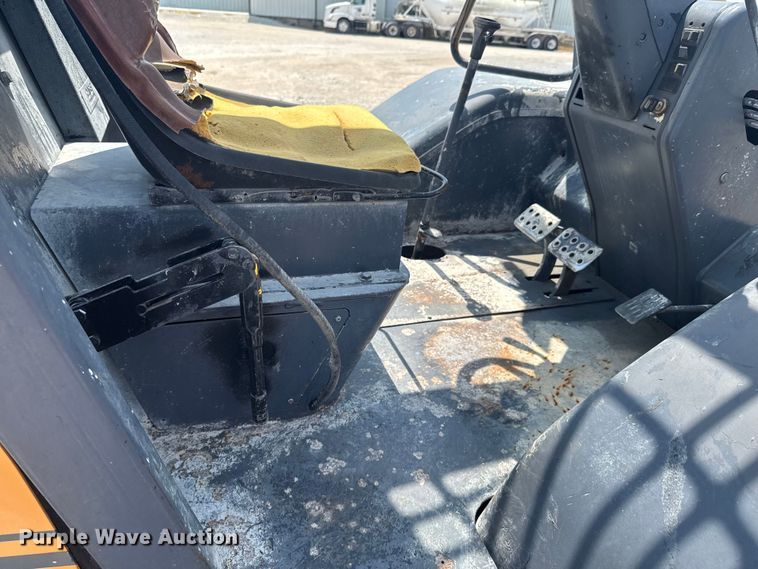 image for item DO0953 Case 588G forklift