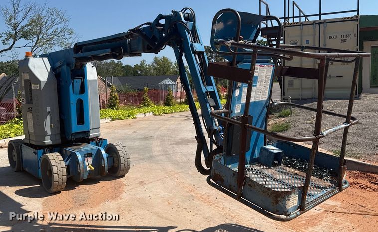 image for item DO7176 2007 Genie Z-30/20N boom lift