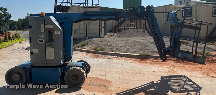 image for item DO7176 2007 Genie Z-30/20N boom lift