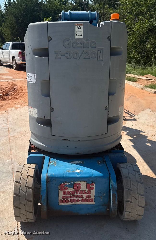 image for item DO7176 2007 Genie Z-30/20N boom lift