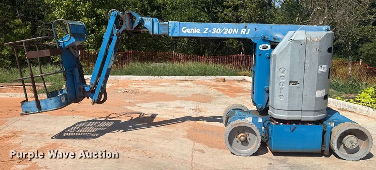 image for item DO7176 2007 Genie Z-30/20N boom lift