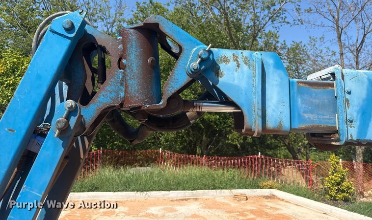 image for item DO7176 2007 Genie Z-30/20N boom lift