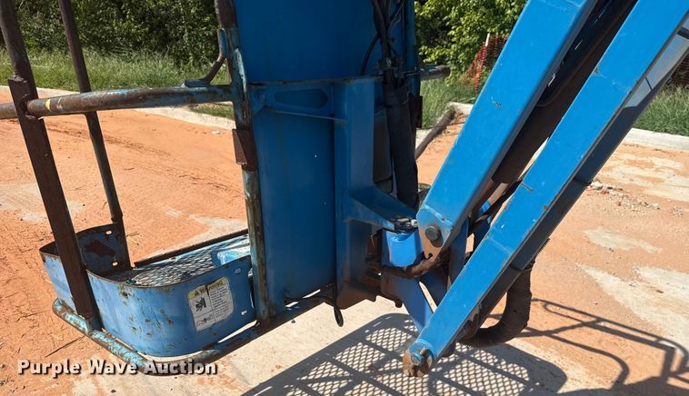 image for item DO7176 2007 Genie Z-30/20N boom lift