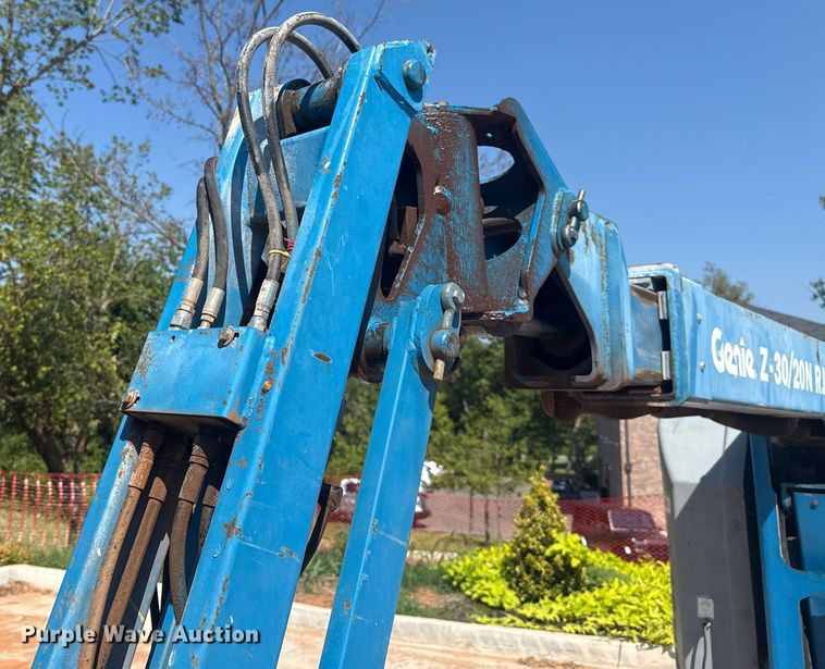 image for item DO7176 2007 Genie Z-30/20N boom lift