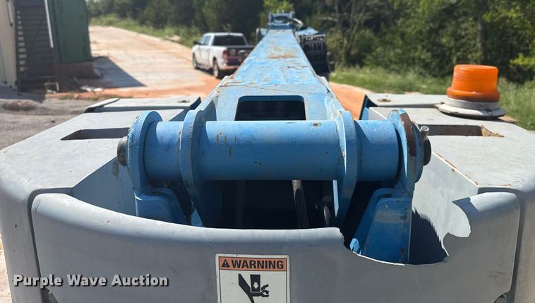 image for item DO7176 2007 Genie Z-30/20N boom lift