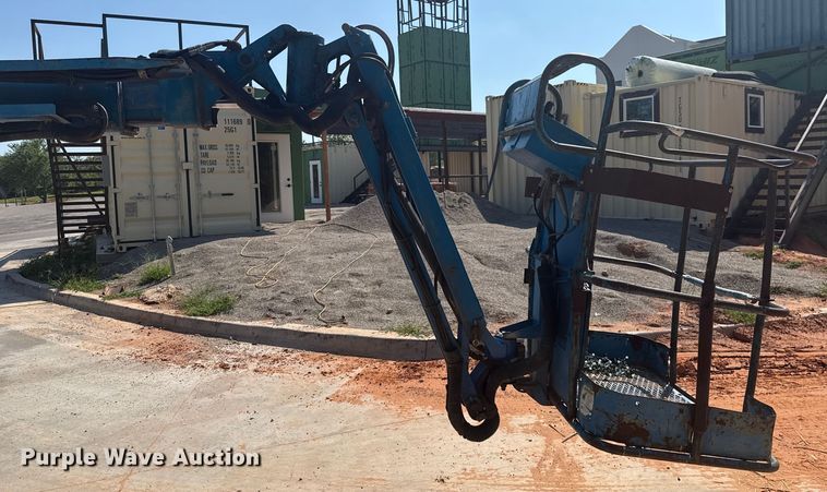 image for item DO7176 2007 Genie Z-30/20N boom lift