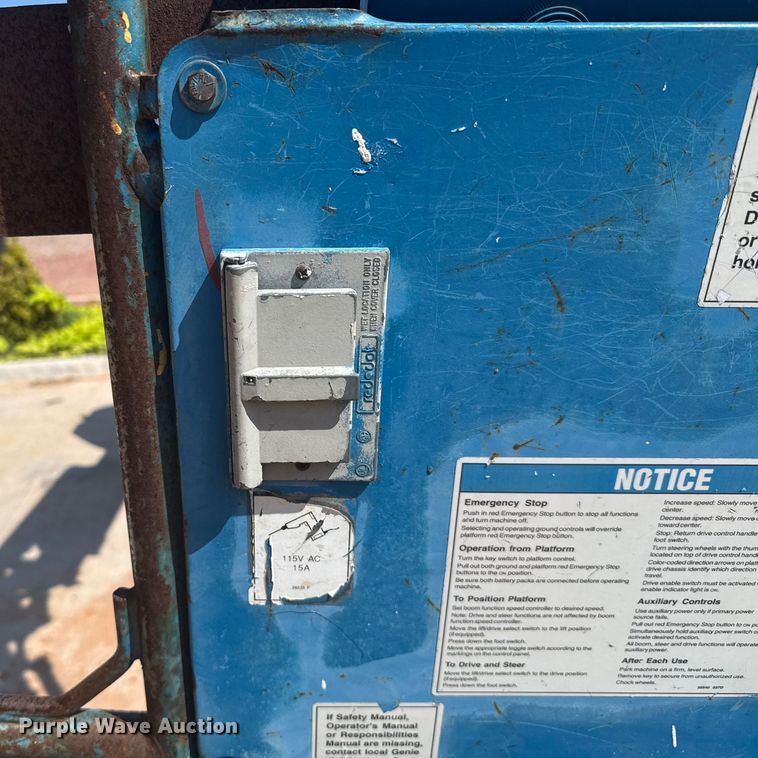 image for item DO7176 2007 Genie Z-30/20N boom lift