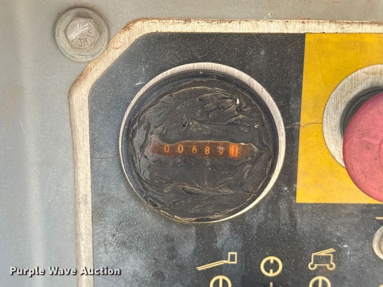 image for item DO7176 2007 Genie Z-30/20N boom lift