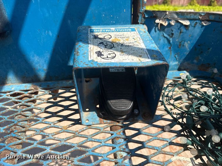 image for item DO7176 2007 Genie Z-30/20N boom lift