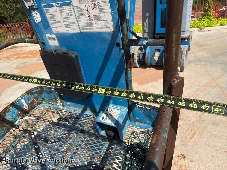 image for item DO7176 2007 Genie Z-30/20N boom lift