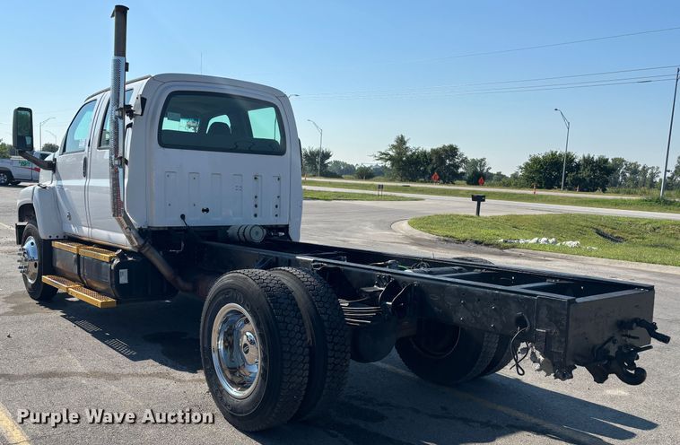 image for item DP8841 2006 GMC C7500 truck cab and chassis