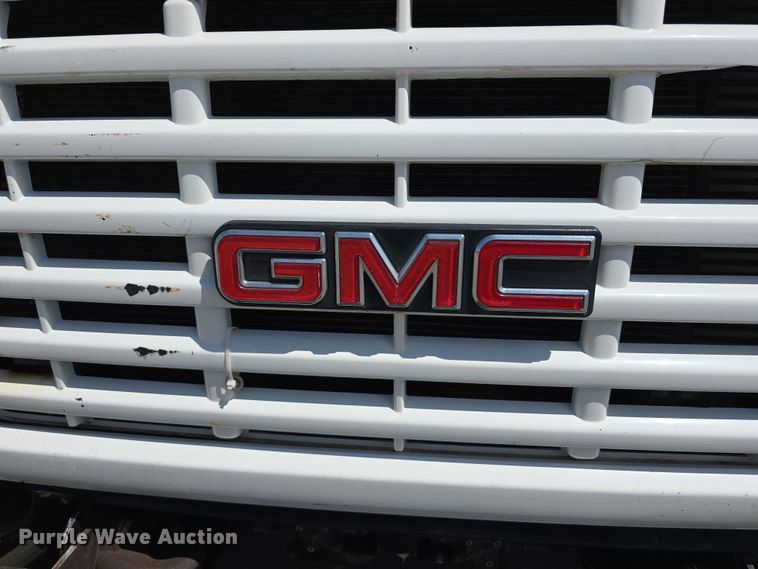 image for item DP8841 2006 GMC C7500 truck cab and chassis