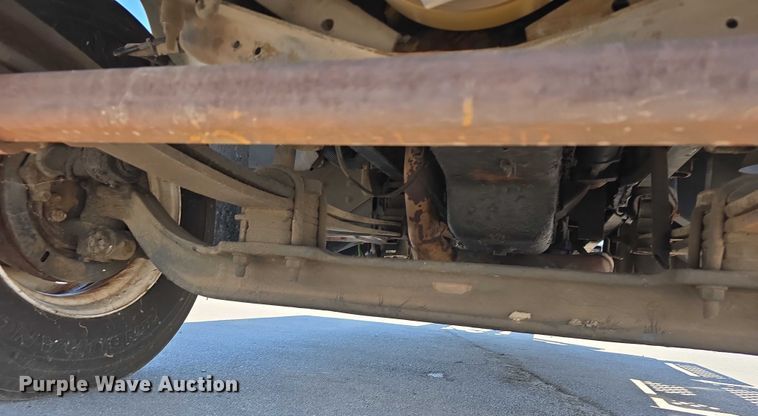 image for item DP8841 2006 GMC C7500 truck cab and chassis