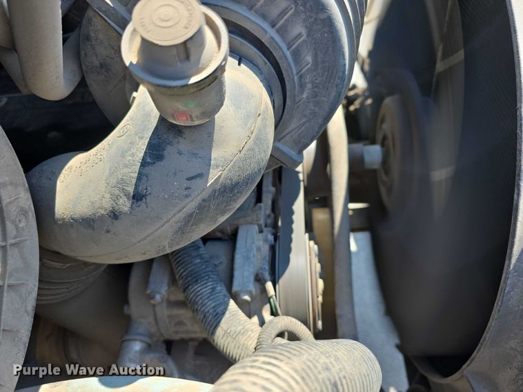 image for item DP8841 2006 GMC C7500 truck cab and chassis