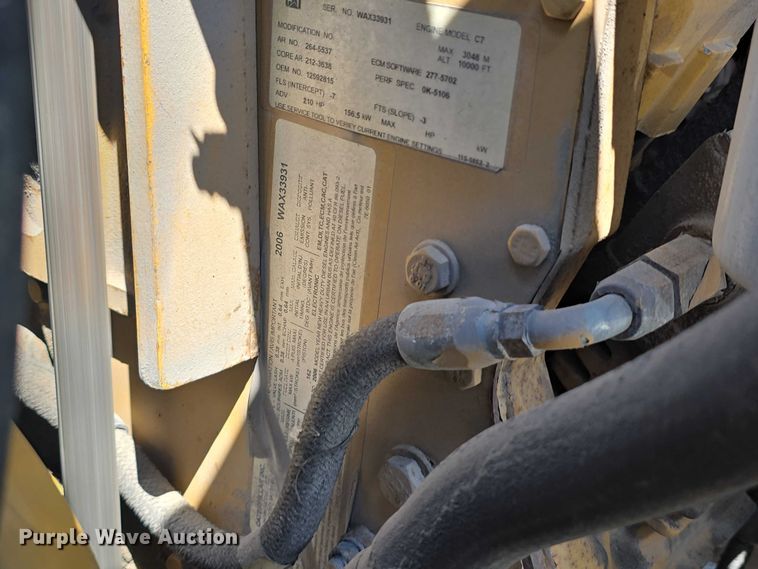 image for item DP8841 2006 GMC C7500 truck cab and chassis