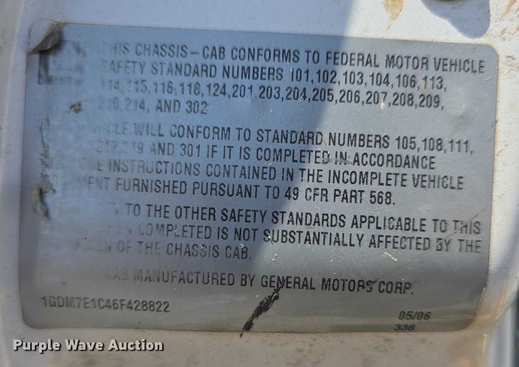 image for item DP8841 2006 GMC C7500 truck cab and chassis