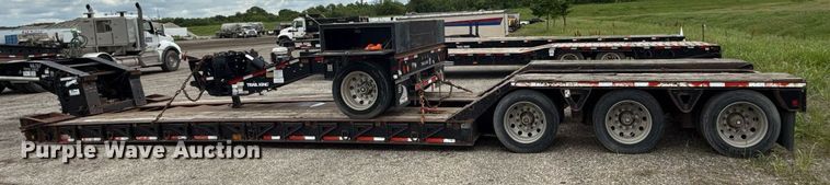 image for item DR2810 2006 Trail King lowboy equipment trailer