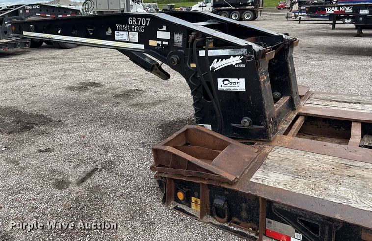 image for item DR2810 2006 Trail King lowboy equipment trailer