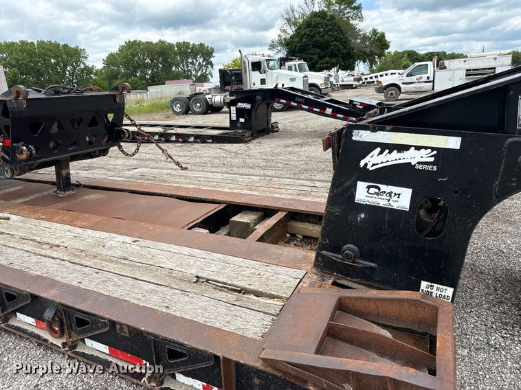 image for item DR2810 2006 Trail King lowboy equipment trailer