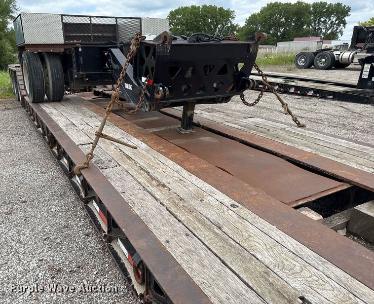 image for item DR2810 2006 Trail King lowboy equipment trailer